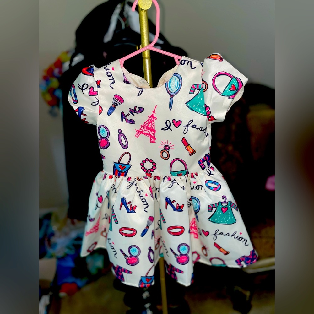 Beautiful Paris themed New with tags Halabaloo dress